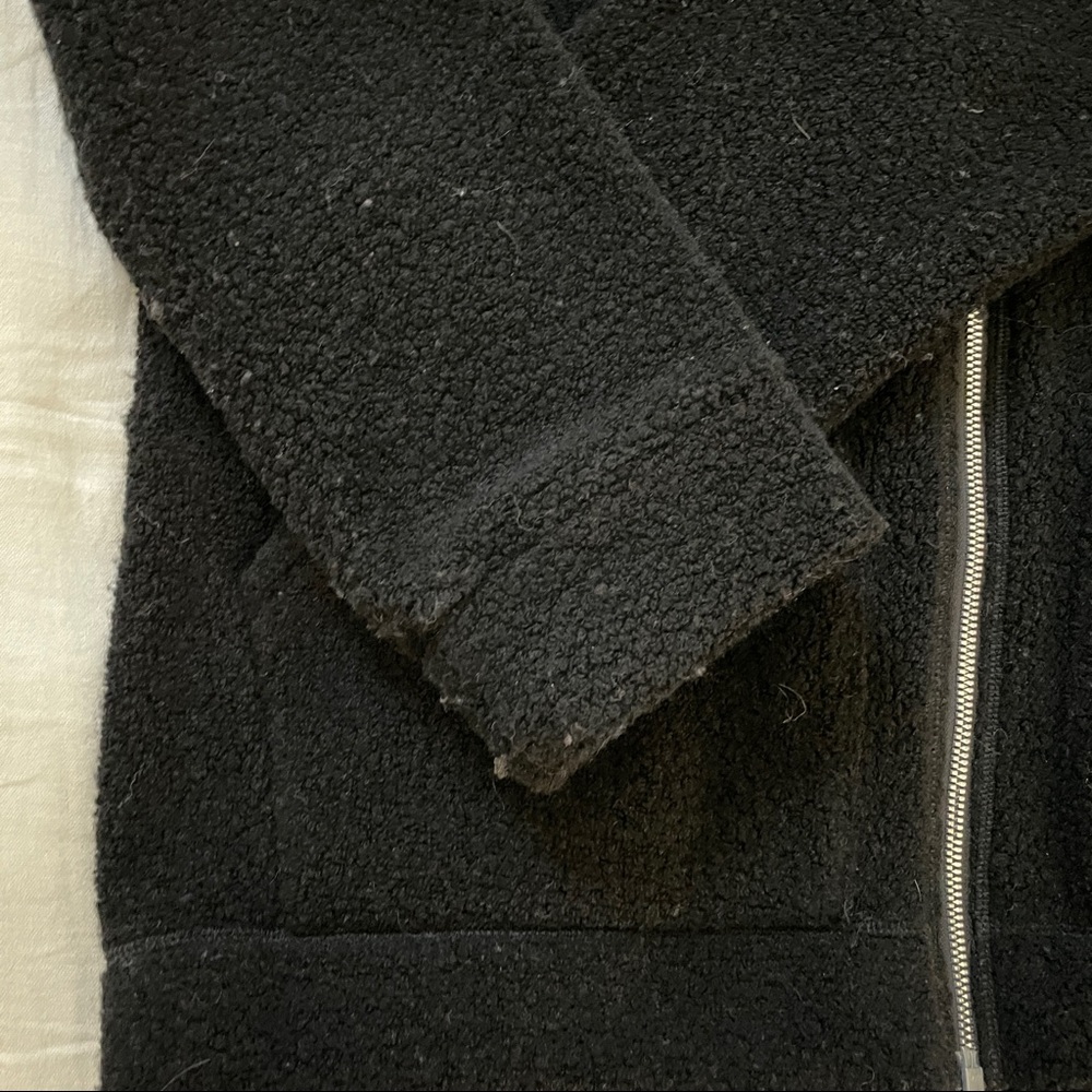 Lululemon Jacket - Picture 6 of 7